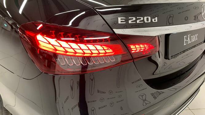 21300550RUB / E 220 d 4MATIC Sport Седан