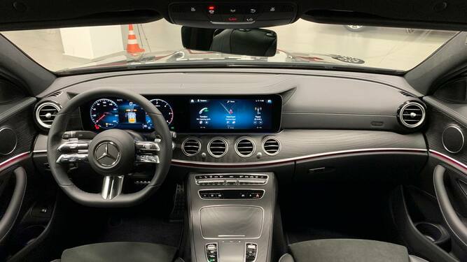 21300550RUB / E 220 d 4MATIC Sport Седан