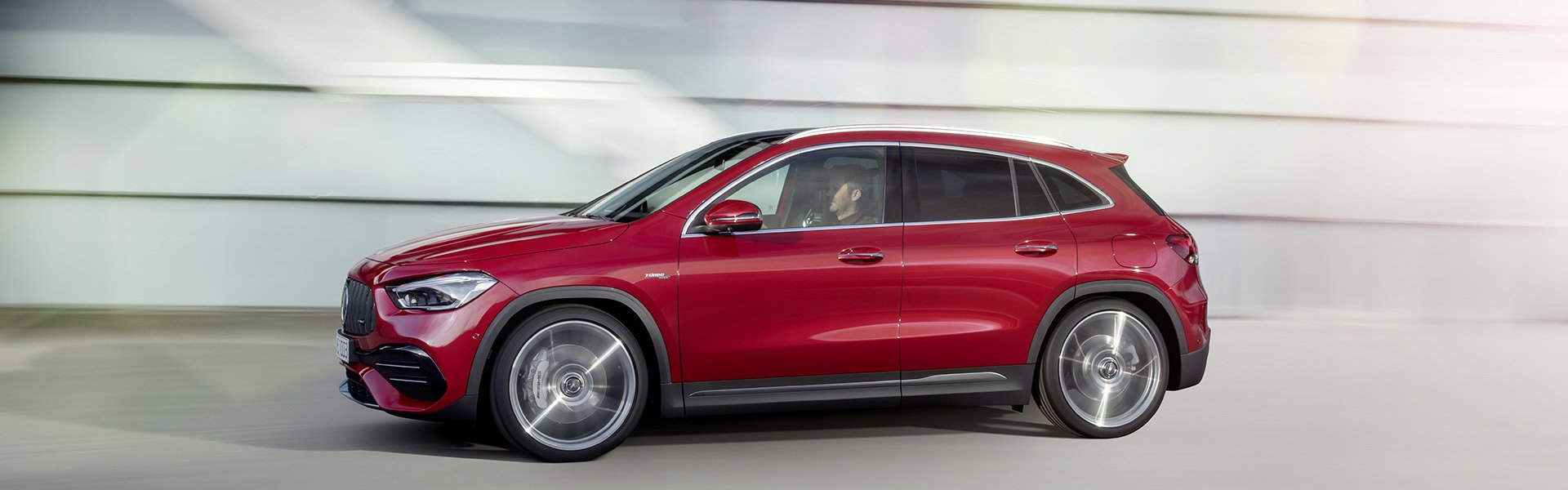 Mercedes-AMG GLA внедорожник